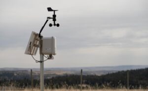 Qube Axon device monitoring emissions at an oil and gas facility in Alberta.