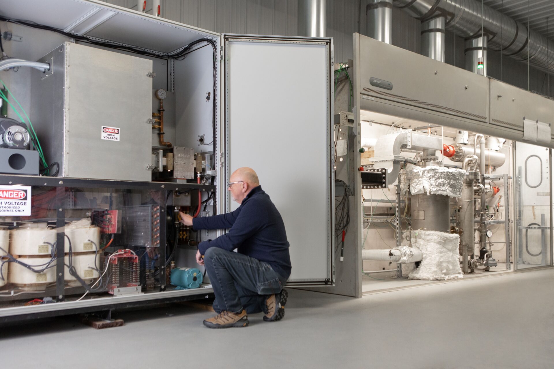 Microwave Catalytic Reformer installation at Nuionic’s Research and Innovation Center